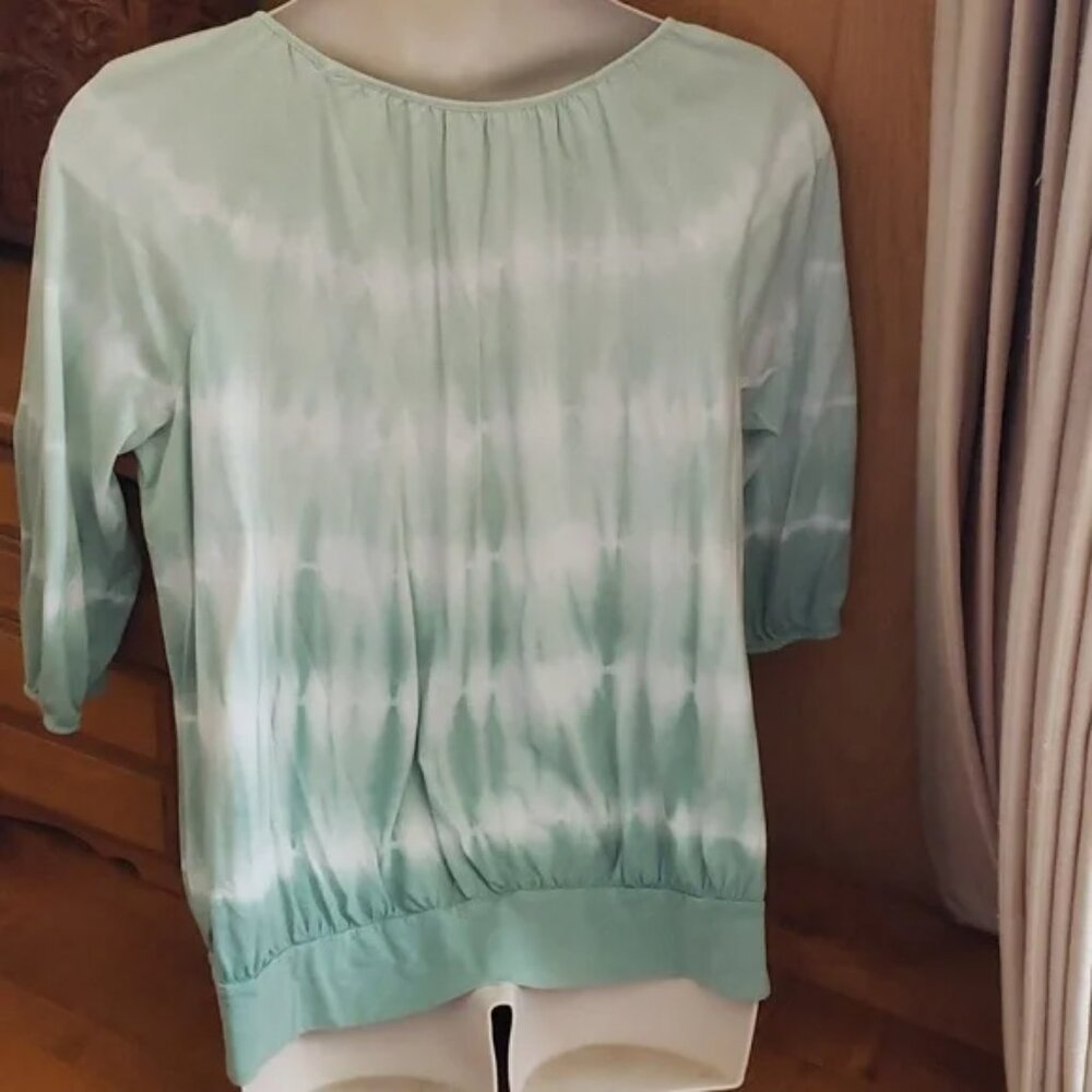 Two plus size pullover casual tops 3X in taupe and sage by Maurices and Chaps - Picture 11 of 14